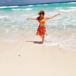 Meet your Posher, Whitney